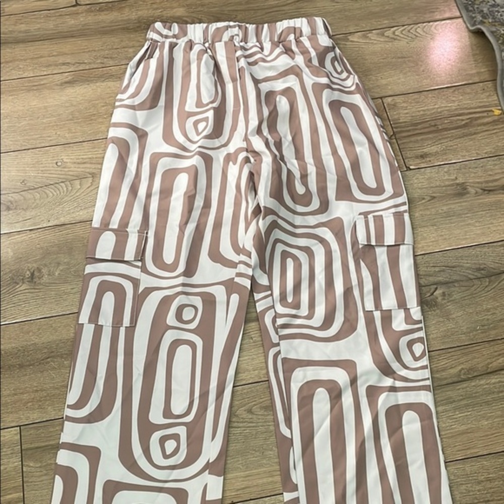 Geometric Patterned Women's Pants - image 1